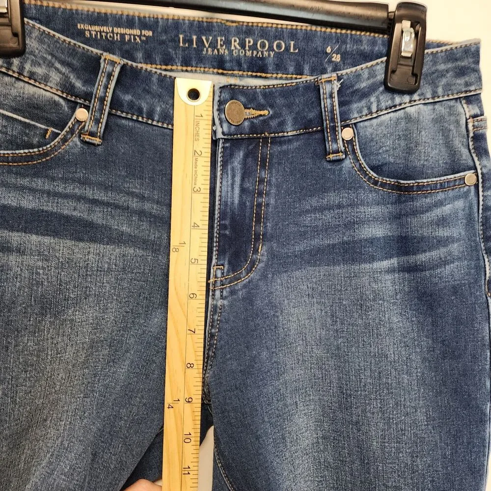 Liverpool Womens Straight Leg Jeans Size 6 28x32 Medium Wash Stretchy Soft Sadie
